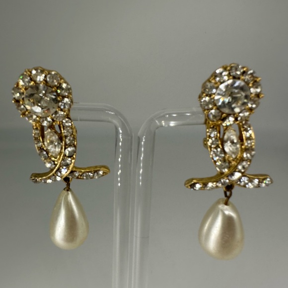Vintage Faux Drop Pearl Rhinestone clip earrings - Picture 2 of 7